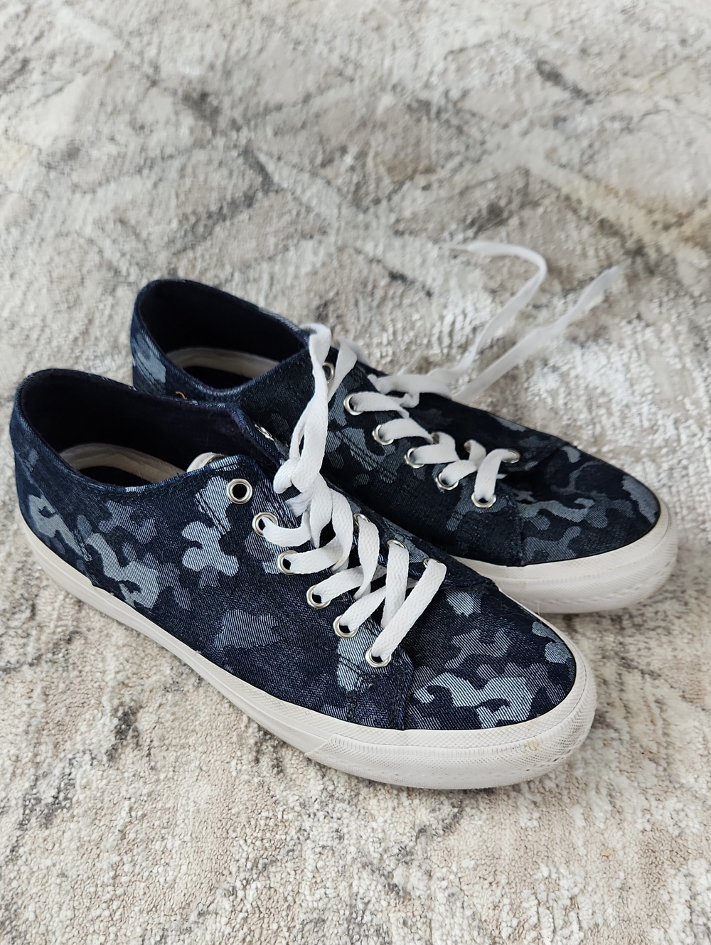 Guess Blue Camouflage Sneaker, Size 8.5